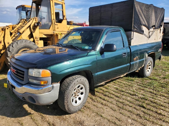 2005 GMC 1500 4X4 Regular Cab Pickup Truck