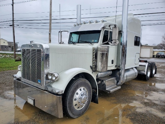 2007 Peterbilt 379 Sleeper Road Tractor Shows 1,708,425 Miles