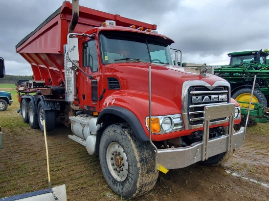 2004 Mack Granite Heavy Spec Truck Shows 469,421 Miles