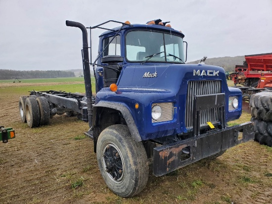 1986 Mack DM685S Tandem Axle Cab & Chassis Shows 48,159 Miles