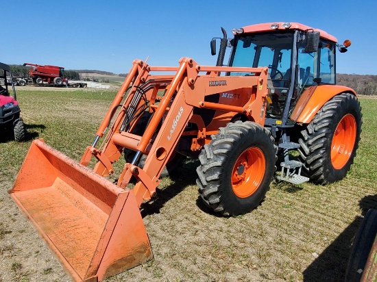 Kubota M125X Cab Tractor with LA1601SSelf Leveling Loader