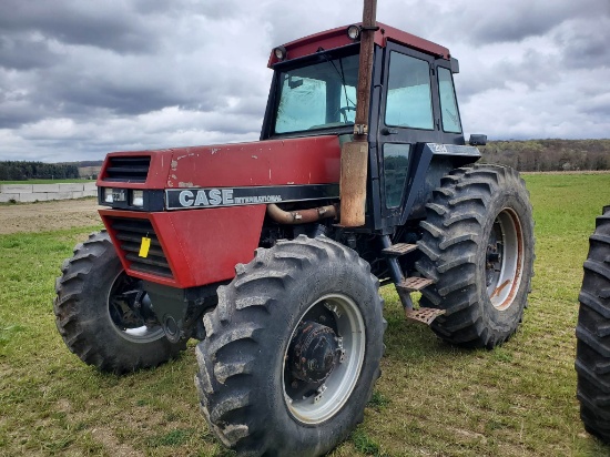 Case IH 2294 Tractor Shows 7981 Hours