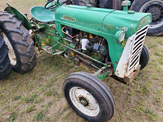 Oliver 550 Tractor Shows 1320 Hours