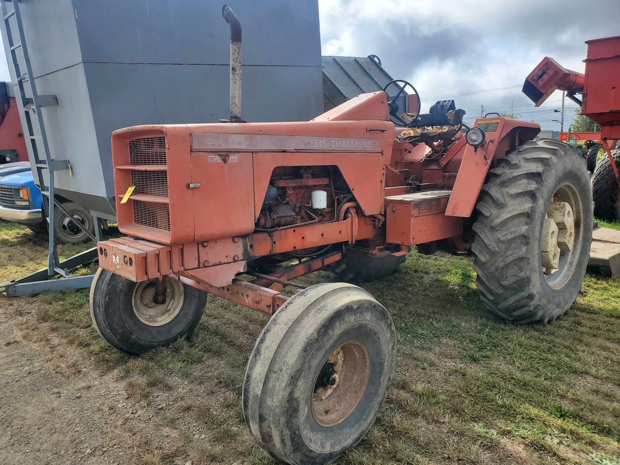 Seat With Arm Rests Fits In Allis Chalmers 175 185 190 200 210 7010 7030 7050 8010