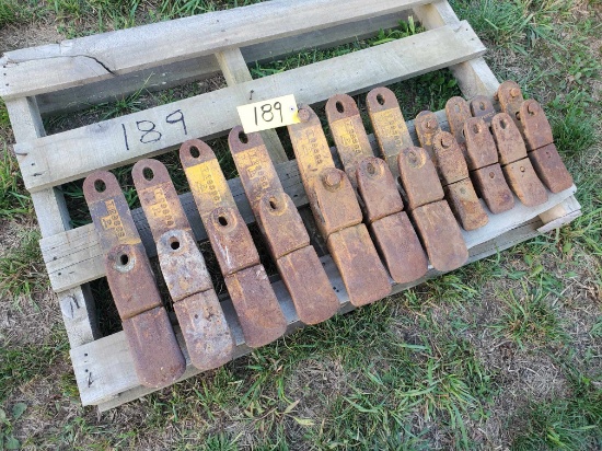 (11) Backhoe Bucket Teeth