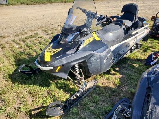 2015 Ski Doo Expedition LE 900 Snowmobile