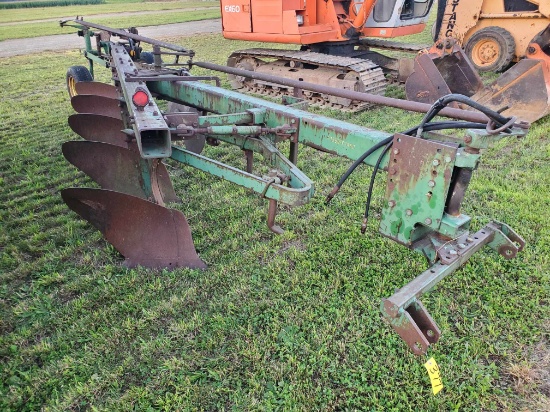 John Deere F-1450 5 Bottom 18" Semi Mount Toggle Trip Plow