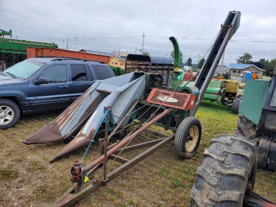 New Idea 323 Single Row Corn Picker
