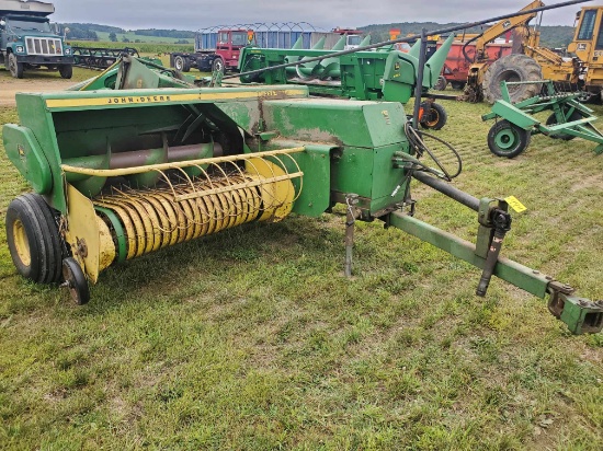 John Deere 336 Baler With 40 Ejector