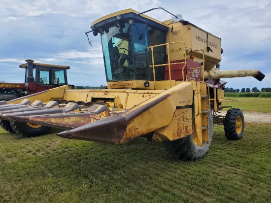 New Holland TR86  4WD Combine w/3208 CAT Engine