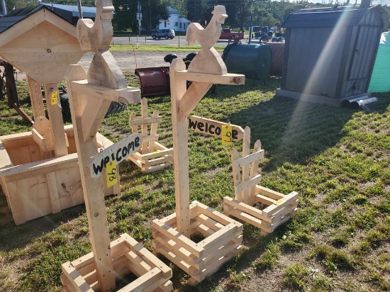 Amish Made Rooster/Flower Planter