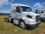 2006 Volvo Sleeper Tandem Axle Road Tractor