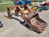 International 1501 Front Loader With Trip Tine Bucket
