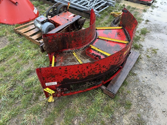 Skinner 24” Wide 90 Degree Bale Elevator Turner