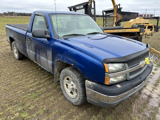 2004 Chevy 1500 Regular Cab Long Bed 2WD Pickup