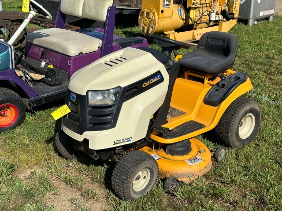 Cub Cader LTX1040 Lawn Tractor With Only 451 Hours