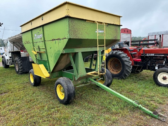 Demco Model GF-250 Gravity Box With John Deere 1075 Ten Ton Gear