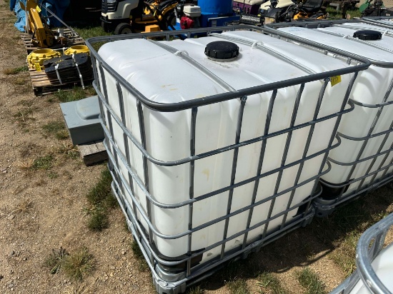 275 Gallon Poly Tote With Valve Used For Fish Oil