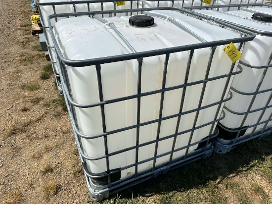 275 Gallon Poly Tote With Valve Used For Fish Oil