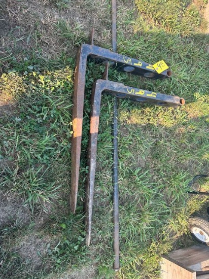 (2) 30” Pallet Forks With Slide Rod