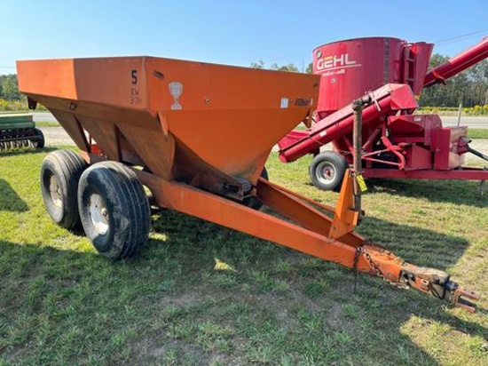 Willmar 5 Ton Tandem Axle Fertilizer Spreader
