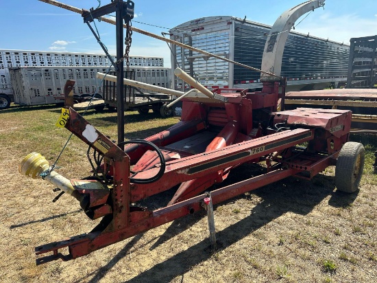 Gehl 760 Pull Type Forage Harvester