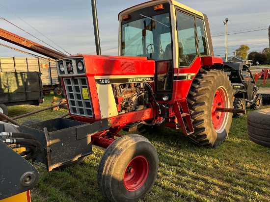 International 1086 Cab Tractor
