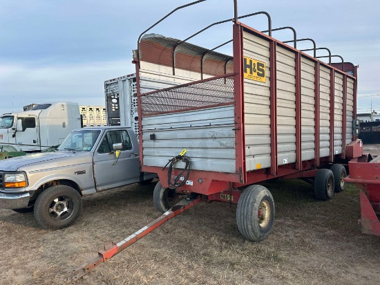 H&S 18’ Rear Unload Forage Box
