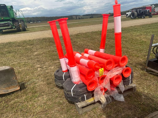 Pallet Of (25) 42” Traffic Delineators With Base Weights