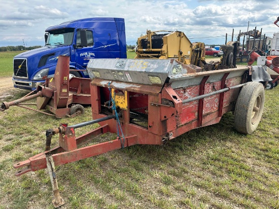 H&S 235 Manure Spreader
