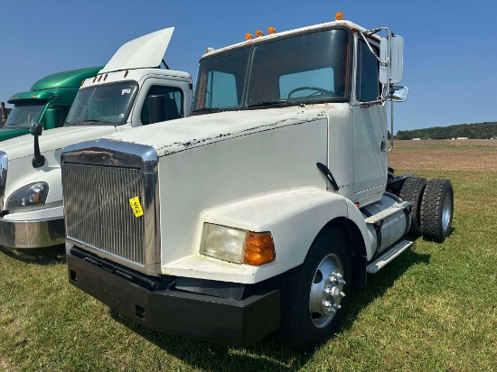 1991 White GMC Single Axle Daycab Road Tractor