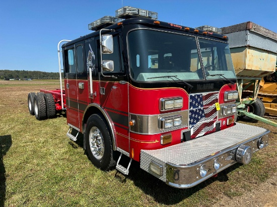1989 Pierce Fire Truck Cab & Chassis (Formerly A Ladder Truck)