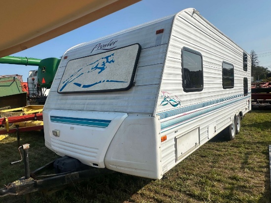 1997 Prowler 24’ Tandem Axle Camper Trailer
