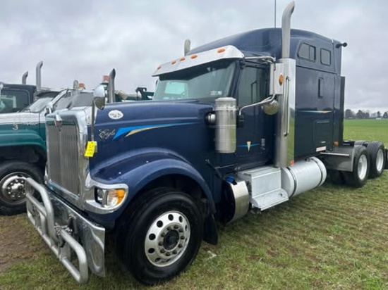 2014 International 9900I  Sleeper Road Tractor