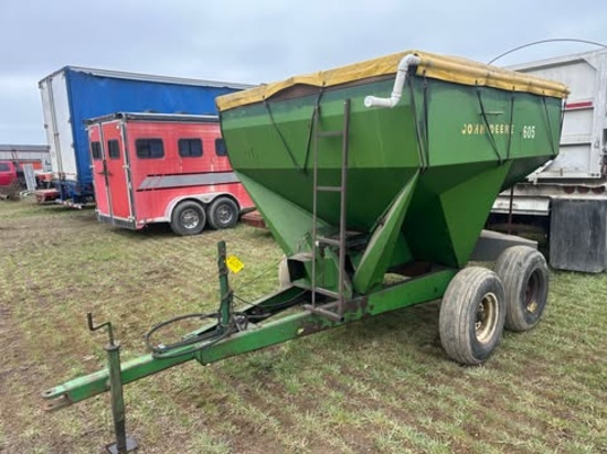 John Deere 605 Tandem Axle Fertilizer Spreader
