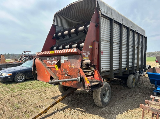 Miller Pro 2175  16’ Forage Wagon