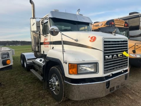 2002 Mack CHCH613 Day Cab Road Tractor