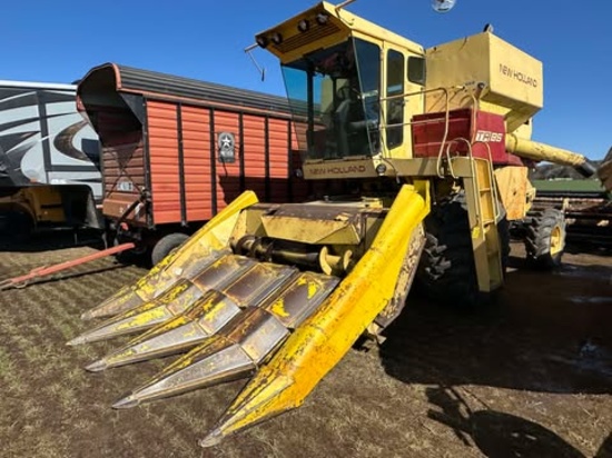 New Holland TR85 Combine
