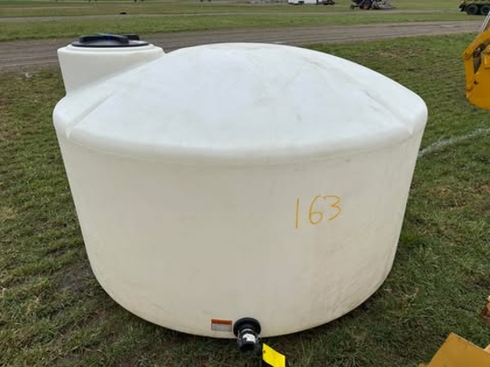 1100 Gallon Poly Vertical Liquid Storage Tank