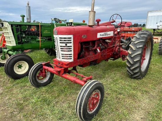 Farmall 450 Gas Tractor. Wide Front End