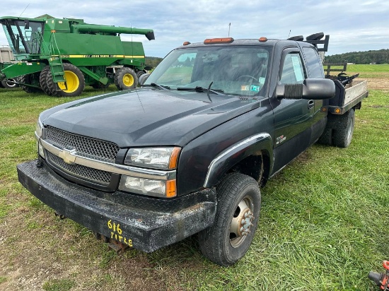 2004 Chevrolet 3500 Extended Cab Dual Wheel Pickup