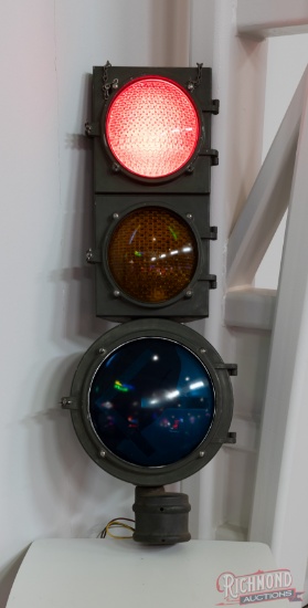 Econolite Traffic Signal Light with Arrow