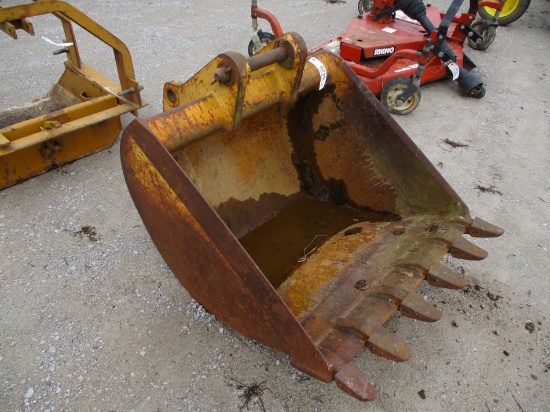 215 - EXCAVATOR BUCKET