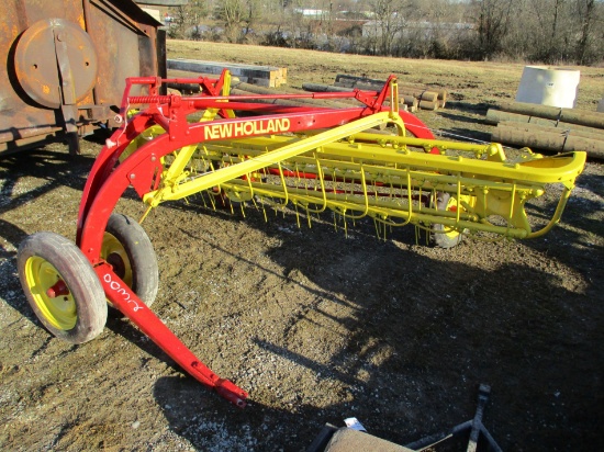 32 - NEW HOLLAND 256 RAKE