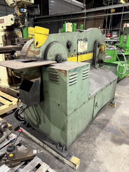 Piranha Model P4 Ironworker Model: P4, S/N: ap4-179.