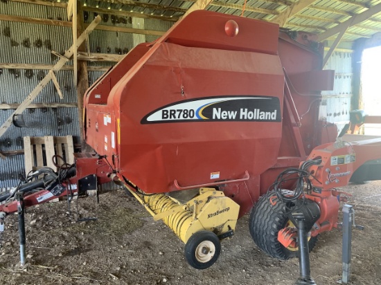 New Holland BR780 Round Baler