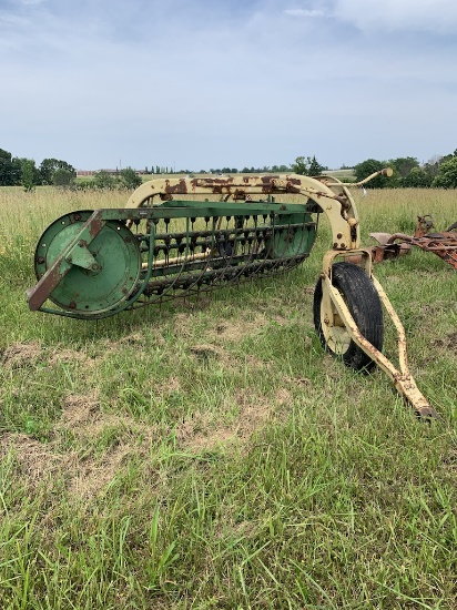 John Deere 640 hay rake w/ dolly wheel