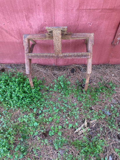 Bracket with barrel