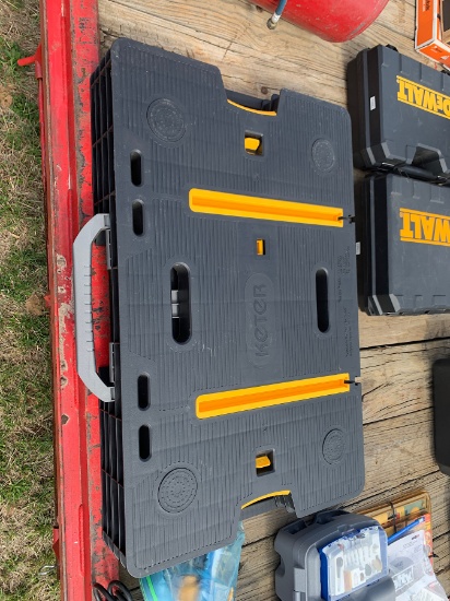 Keter Work Table