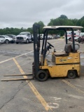 Cat T-300 Fork Lift